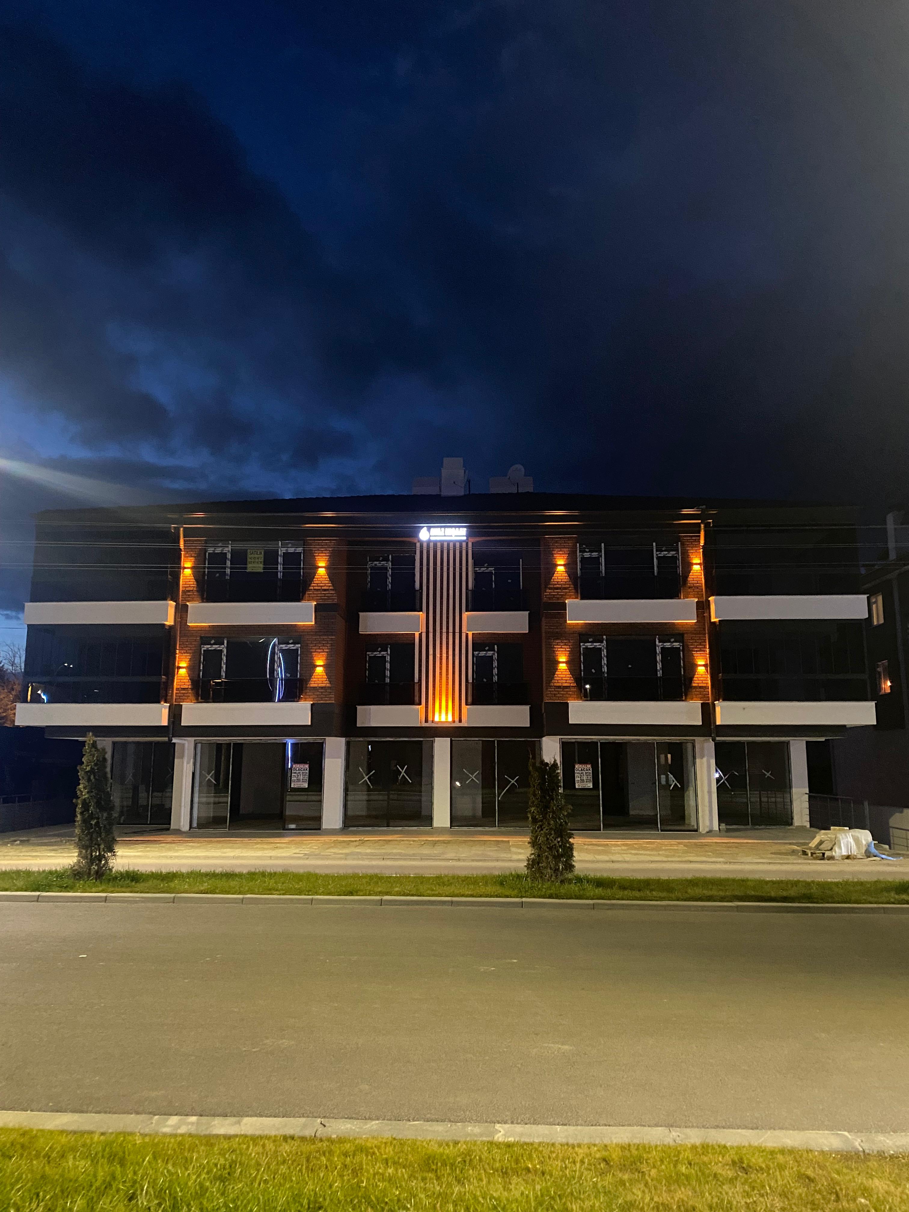 2022-2023 Alpağutbey Kuvayı Milliye Bulvarı Üzeri 4 Adet 4+1 Konut+İşyeri Projemiz